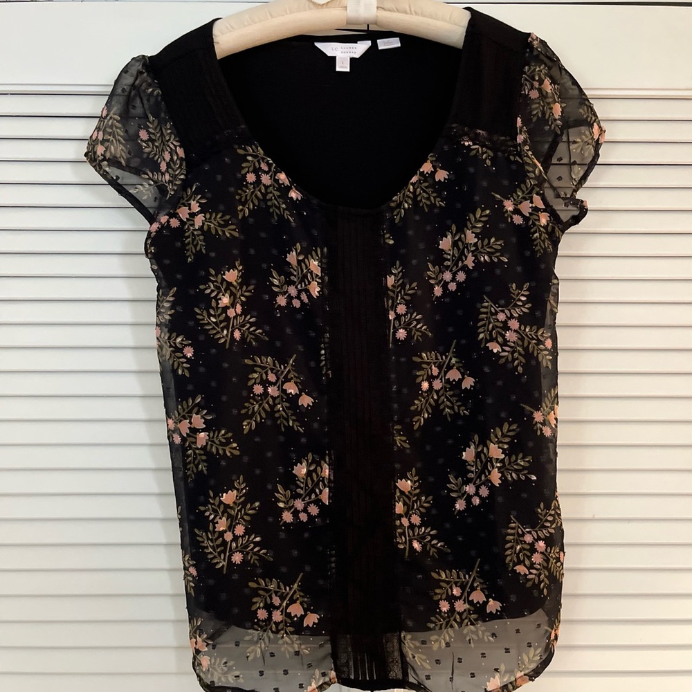 Lauren Conrad Blouse size L short sleeve black floral coop neck